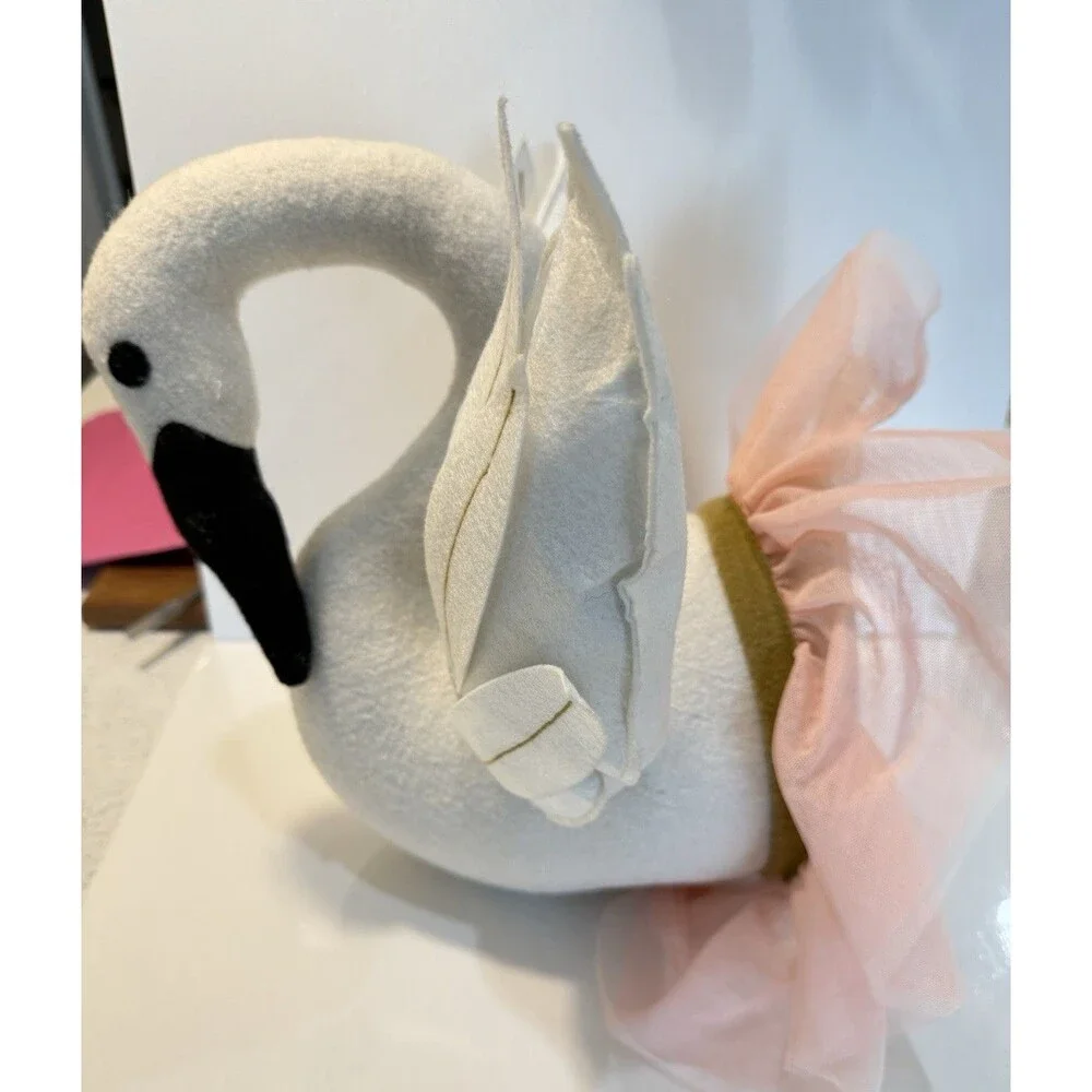 Pillowfort swan head